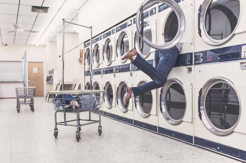 magasin-GRASSE-min_people-woman-laundry-laundromat-interior-design-art-946996-pxhere.com